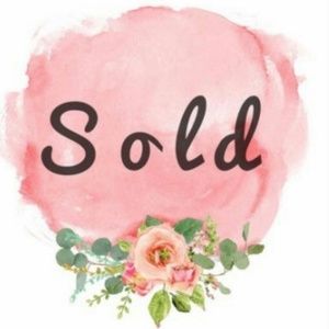 JoJo Loves You Brand Two sets of beautiful stud earrings. Cushion and Ashercut💙